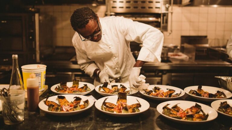 Le Chef Cuisinier Étoilé Pierre Thiam : L’Ambassadeur de la Gastronomie Africaine